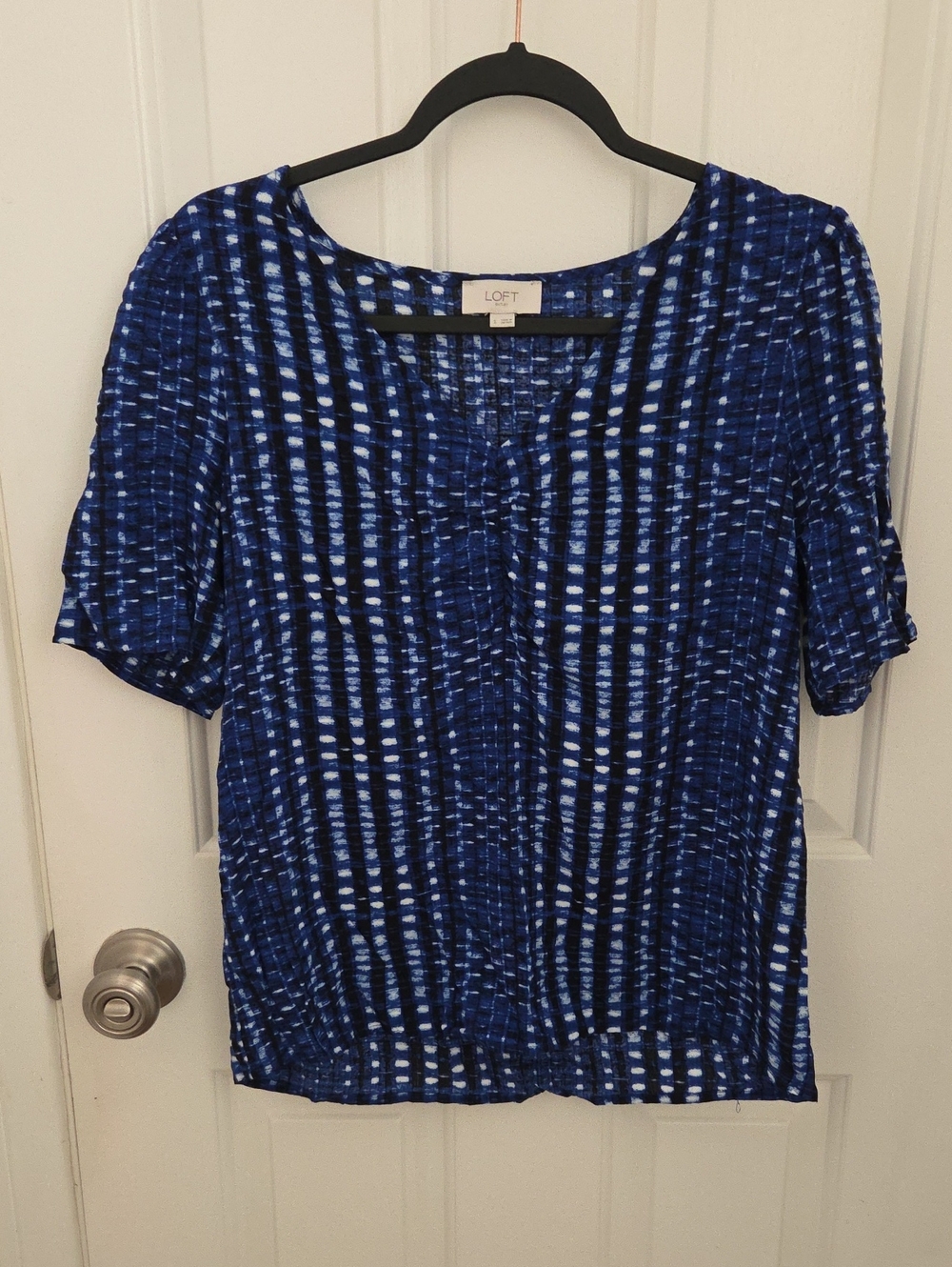 LOFT Blue Patterned Short Sleeve Scoop Neck Top